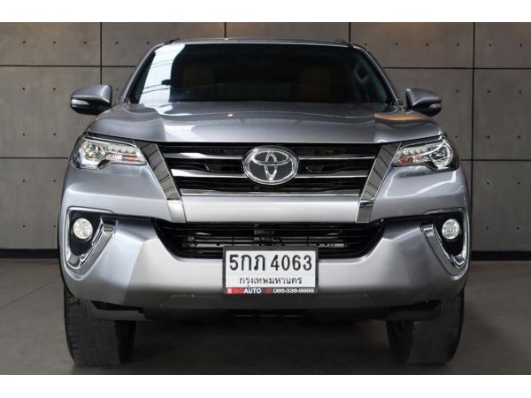 Toyota Fortuner 2.8 V 4WD SUV AT(ปี 15-18) B4063 รูปที่ 2